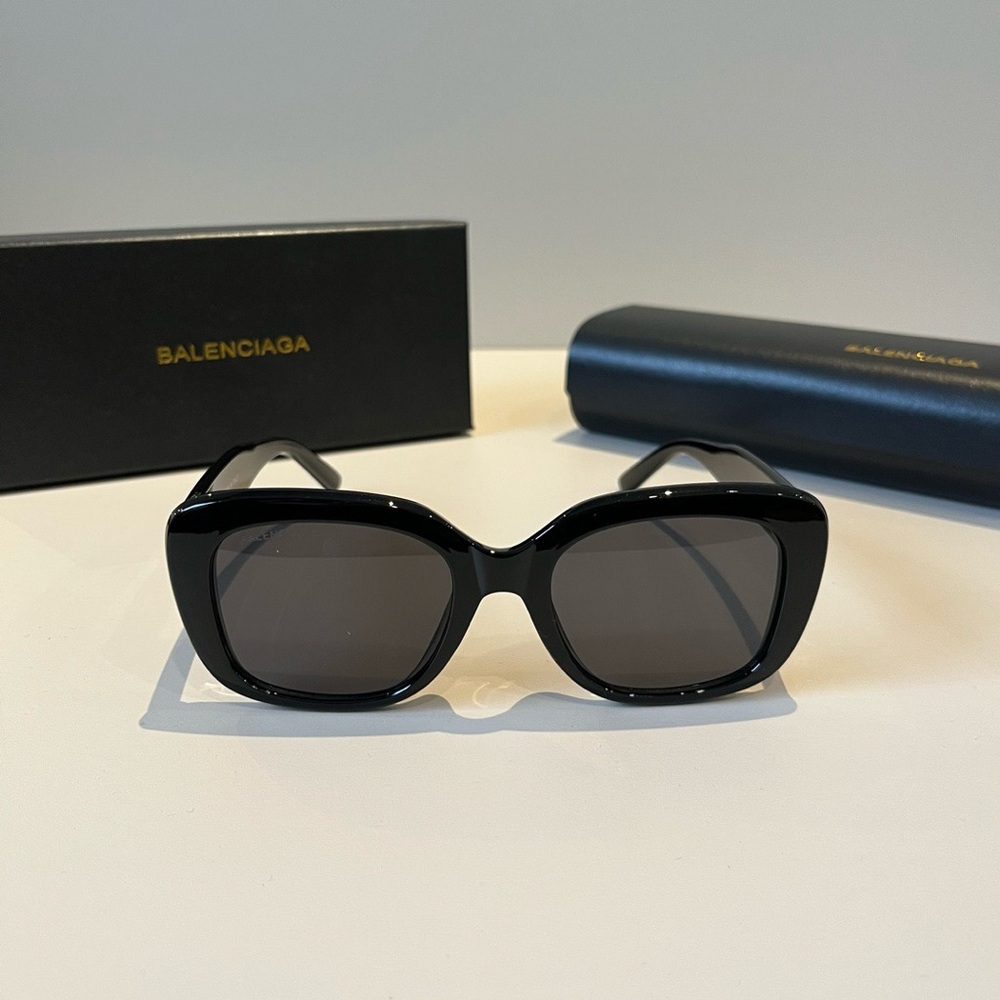 Balenciaga Black Square Sunglasses - Picture 2 of 6